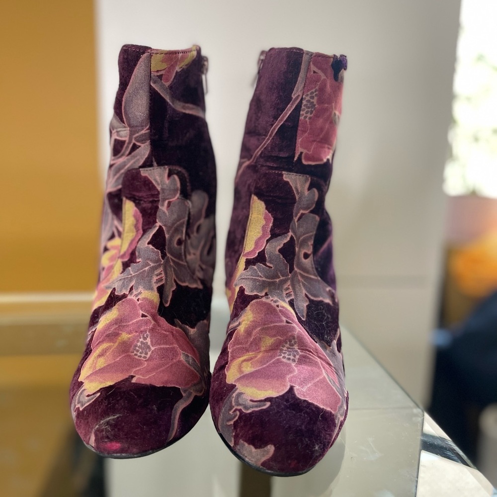 Patterned velvet boot heels from Aldo size 8.5!